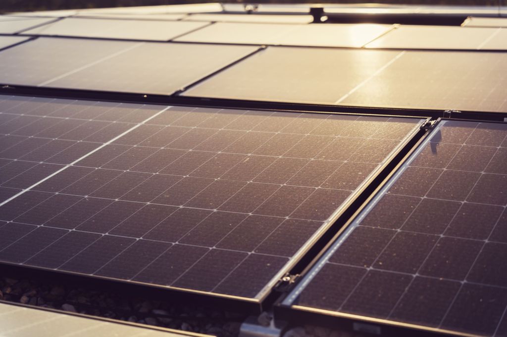Are Solar Panels a Scam? The Pros and Cons of&nbsp;Solar