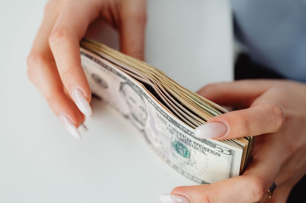 Vital Money Saving Rules Everyone Needs Today